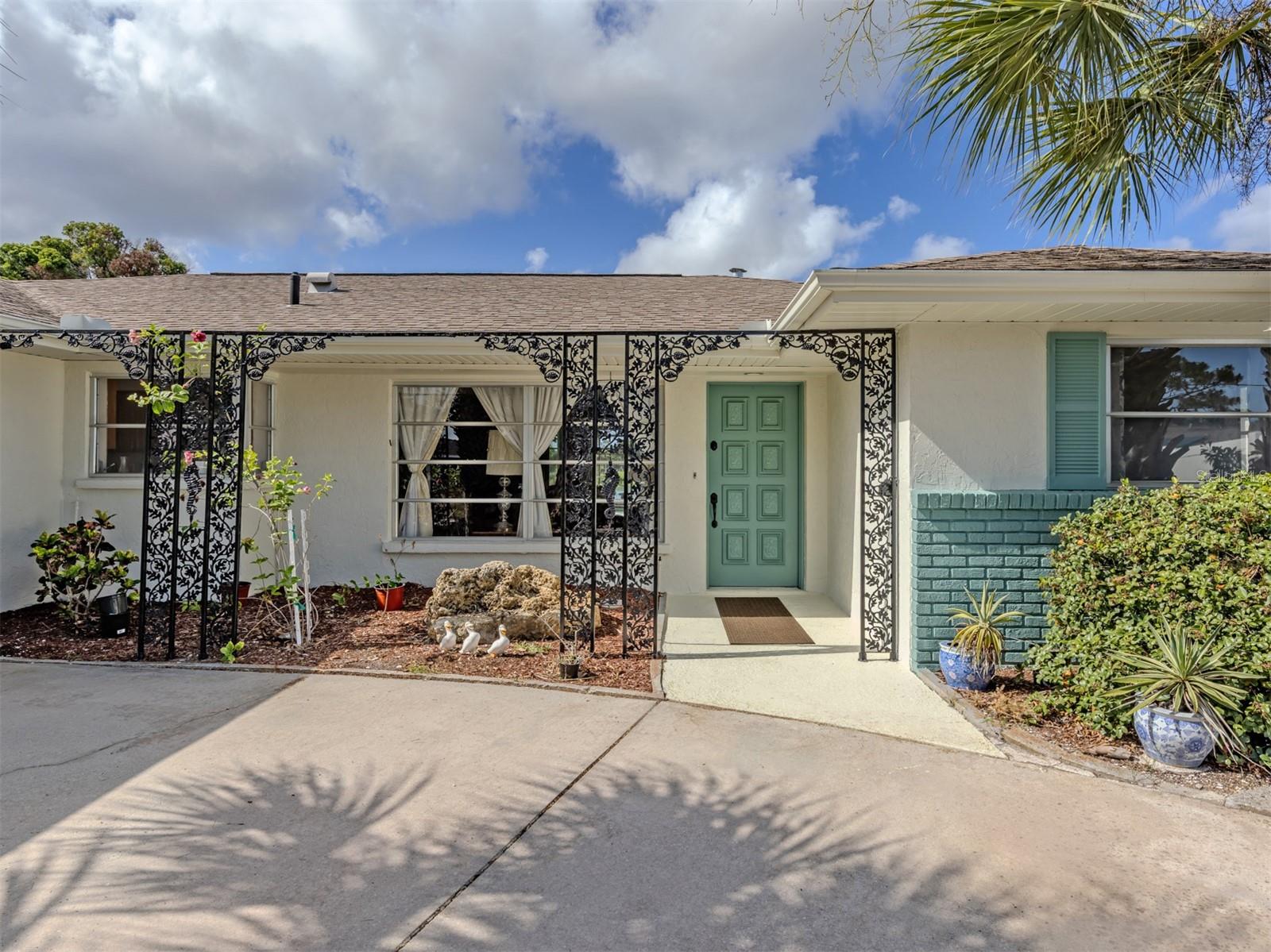 1480 LAKESIDE DRIVE