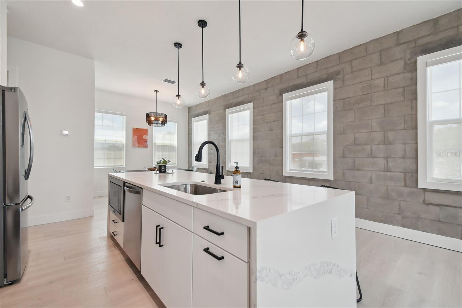 CANVAS WAD - Residential