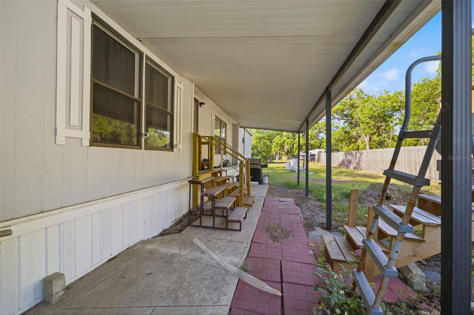 LAKE HILLS - Residential