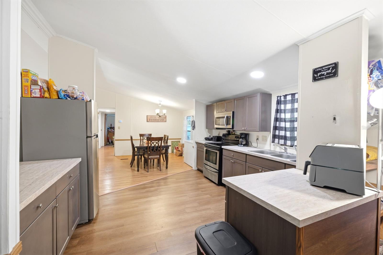 LAKE HILLS - Residential