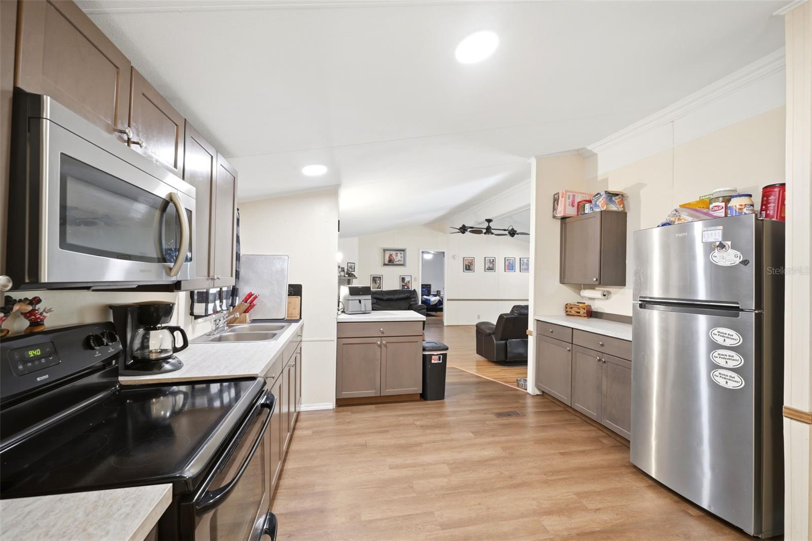 LAKE HILLS - Residential