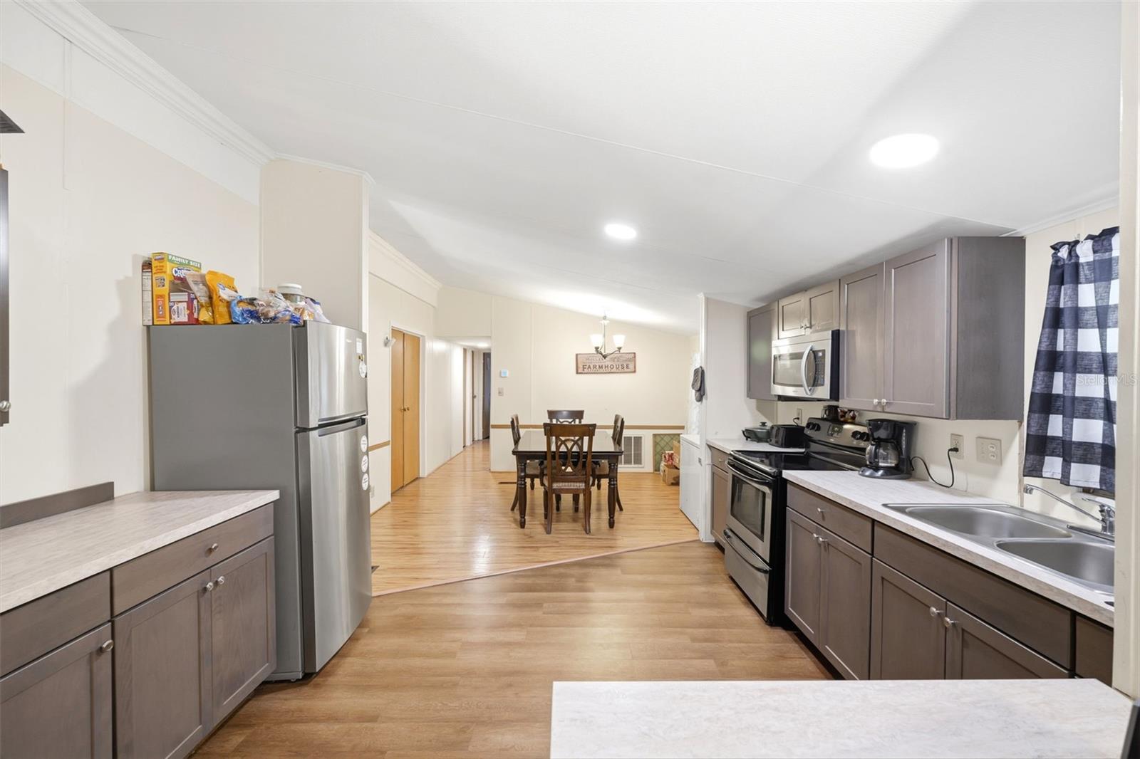 LAKE HILLS - Residential