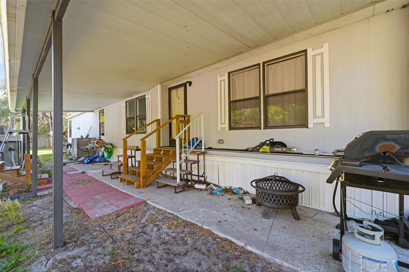 LAKE HILLS - Residential
