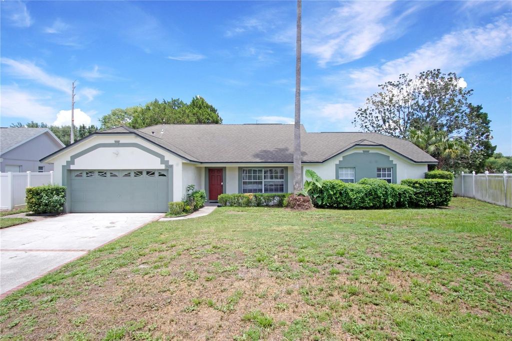 Photo of 928 Loma Bonita Drive, Davenport, FL 33837 (MLS # S5153468)