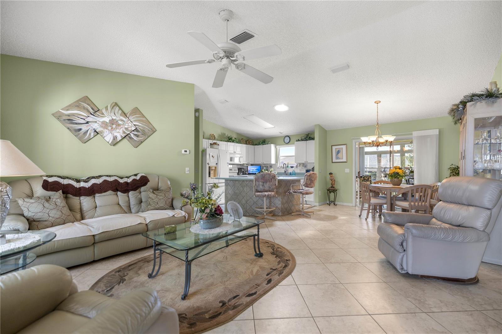 2738 PRIVADA DRIVE