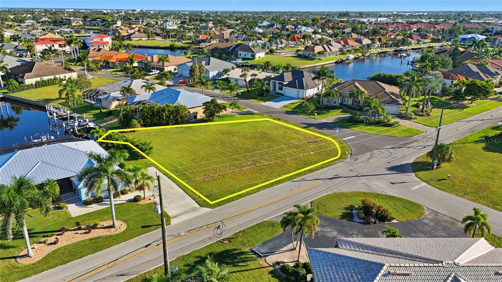 PUNTA GORDA ISLES SEC 11 - Land