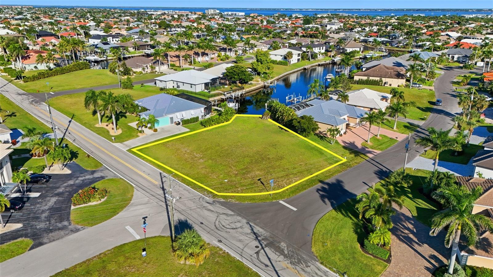 PUNTA GORDA ISLES SEC 11 - Land