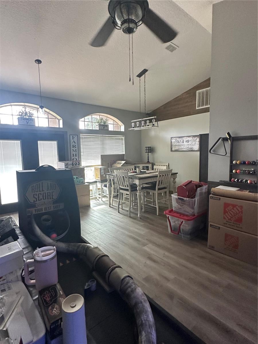 PINE TRACE UNIT 01 - Residential