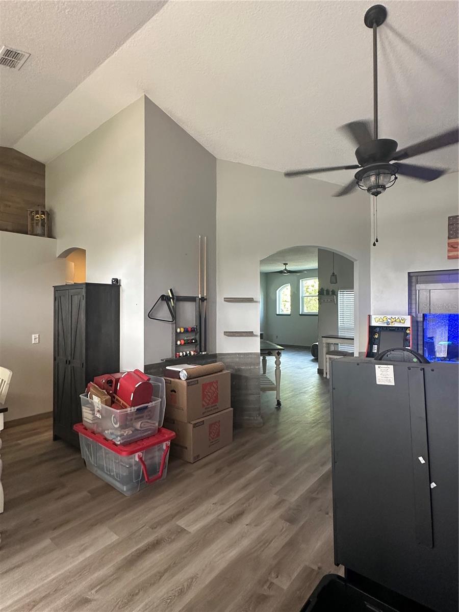 PINE TRACE UNIT 01 - Residential