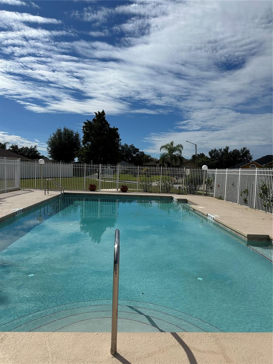 PINE TRACE UNIT 01 - Residential