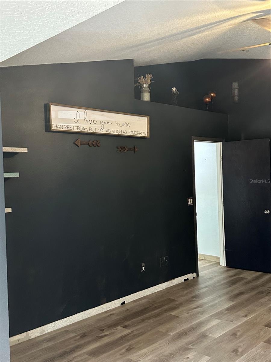 PINE TRACE UNIT 01 - Residential