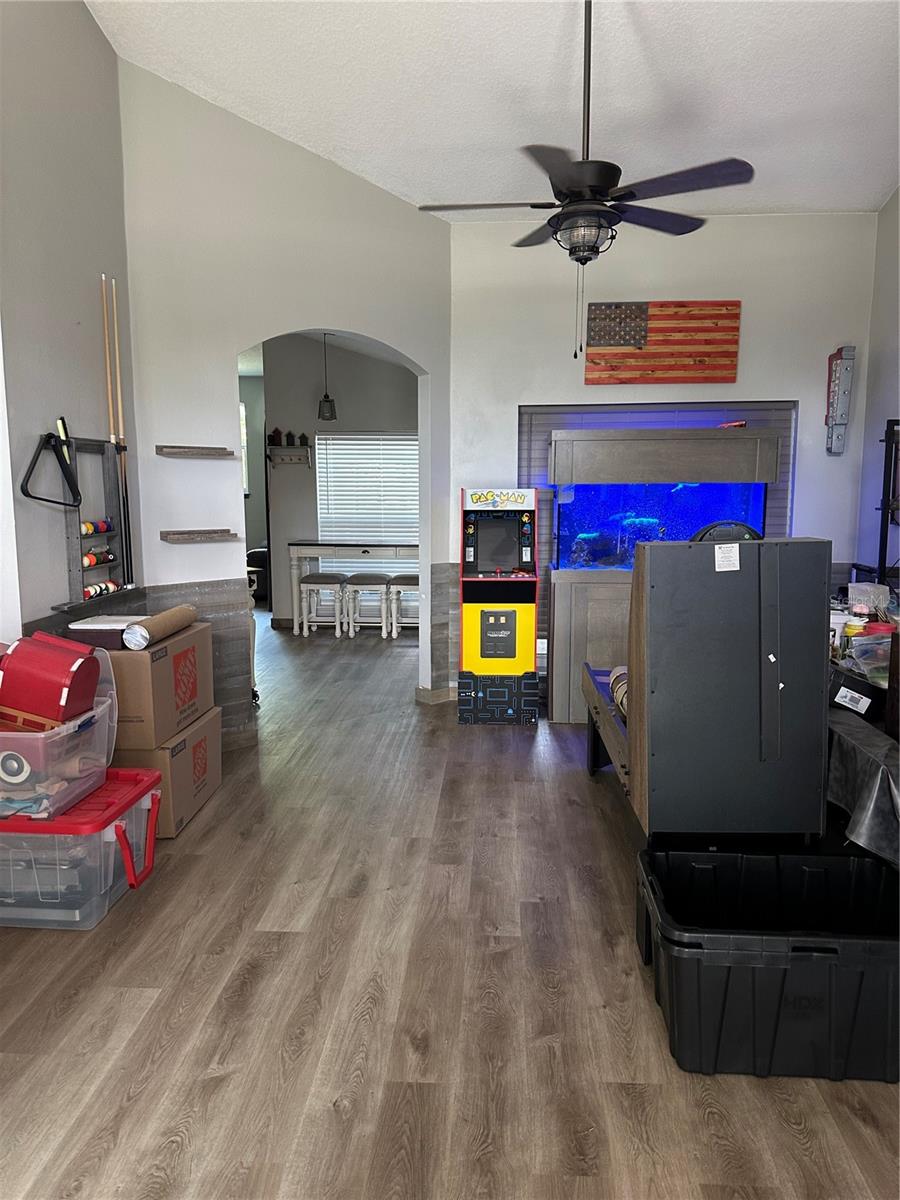 PINE TRACE UNIT 01 - Residential