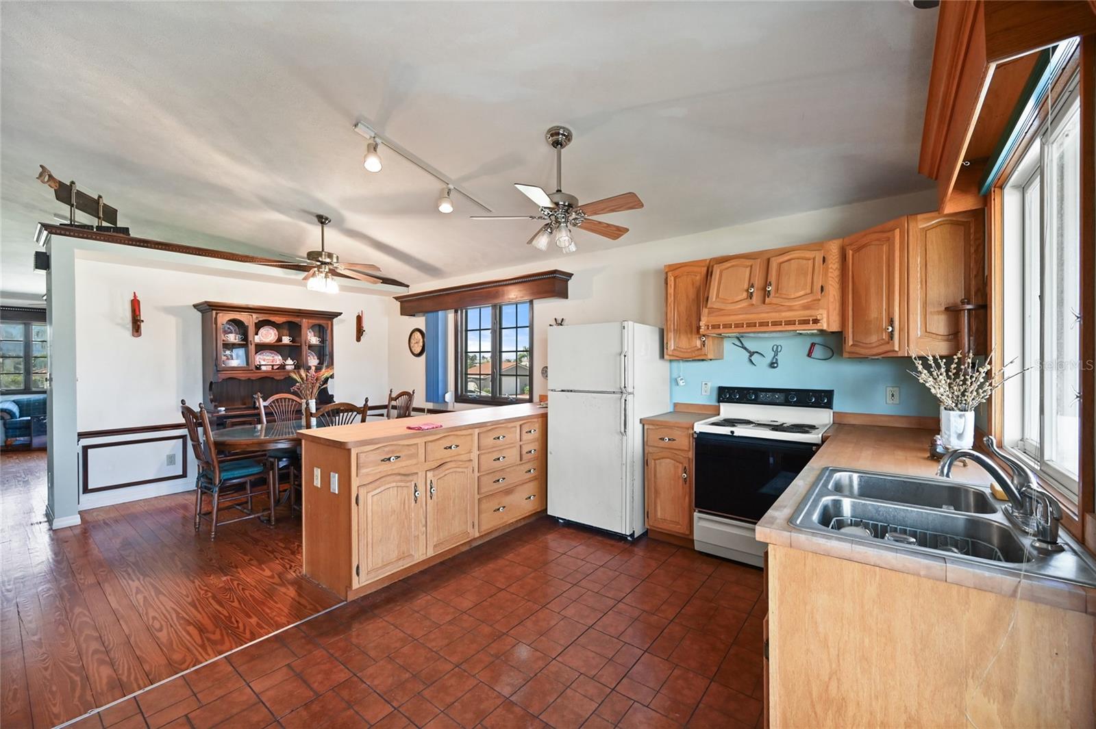 ISLES OF CAPRI UNIT 2 - Residential