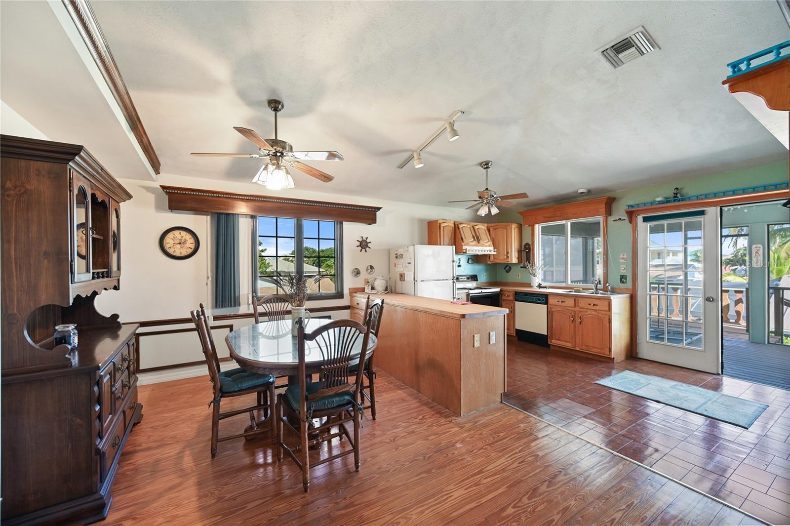 ISLES OF CAPRI UNIT 2 - Residential