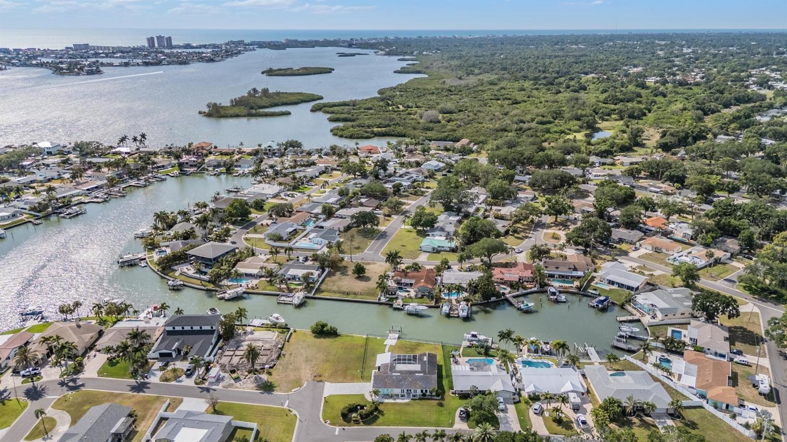 OAKHURST SHORES 5TH ADD - Residential