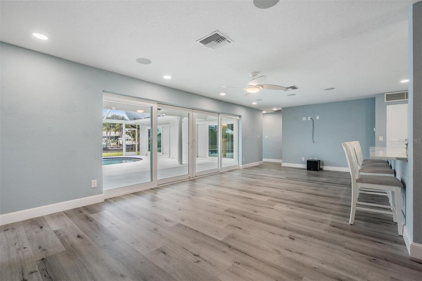 OAKHURST SHORES 5TH ADD - Residential