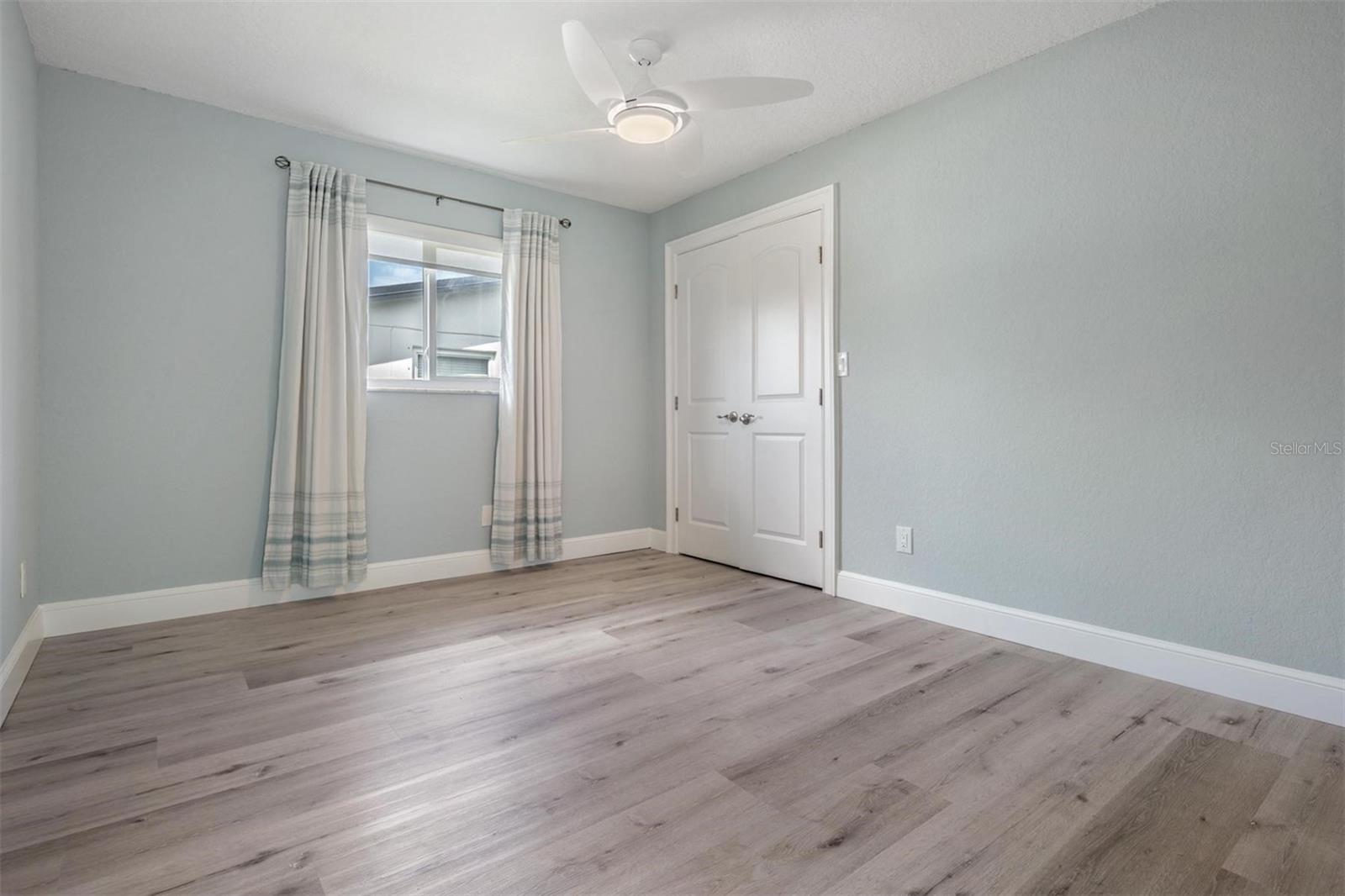 OAKHURST SHORES 5TH ADD - Residential