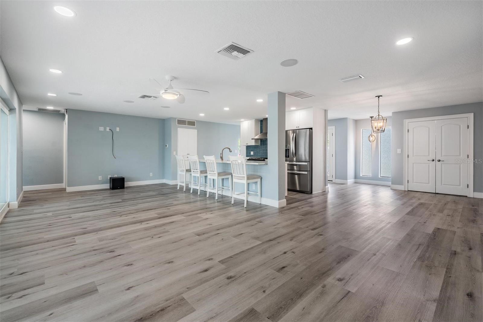 OAKHURST SHORES 5TH ADD - Residential