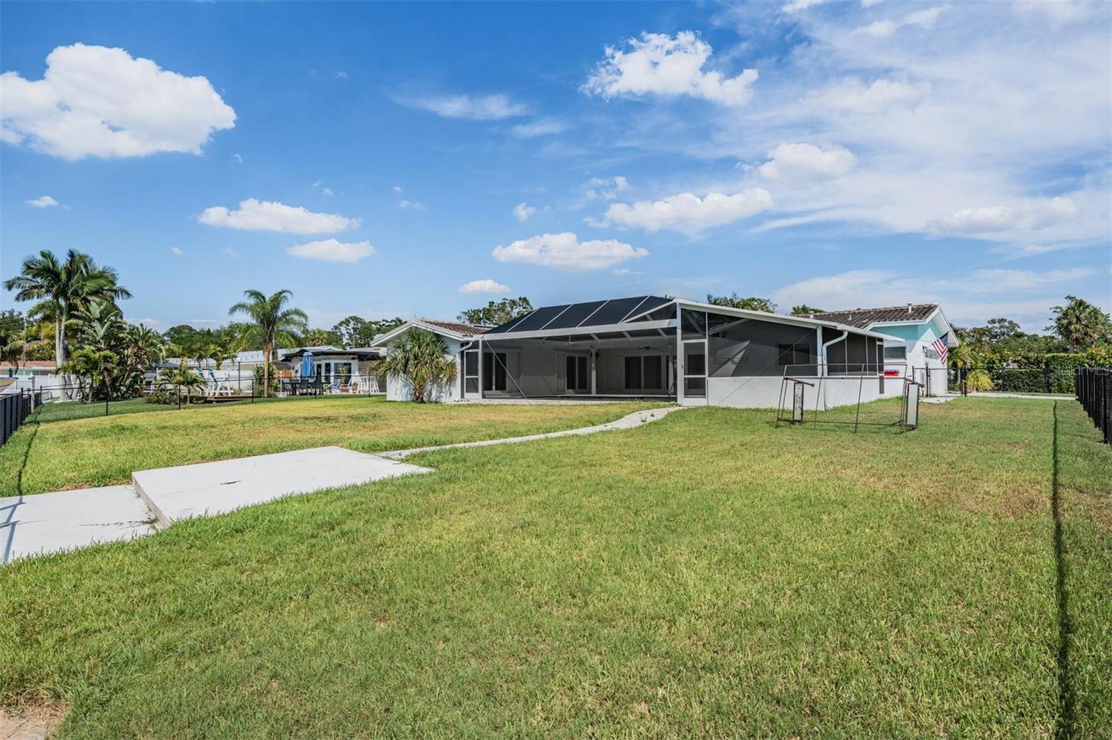 OAKHURST SHORES 5TH ADD - Residential