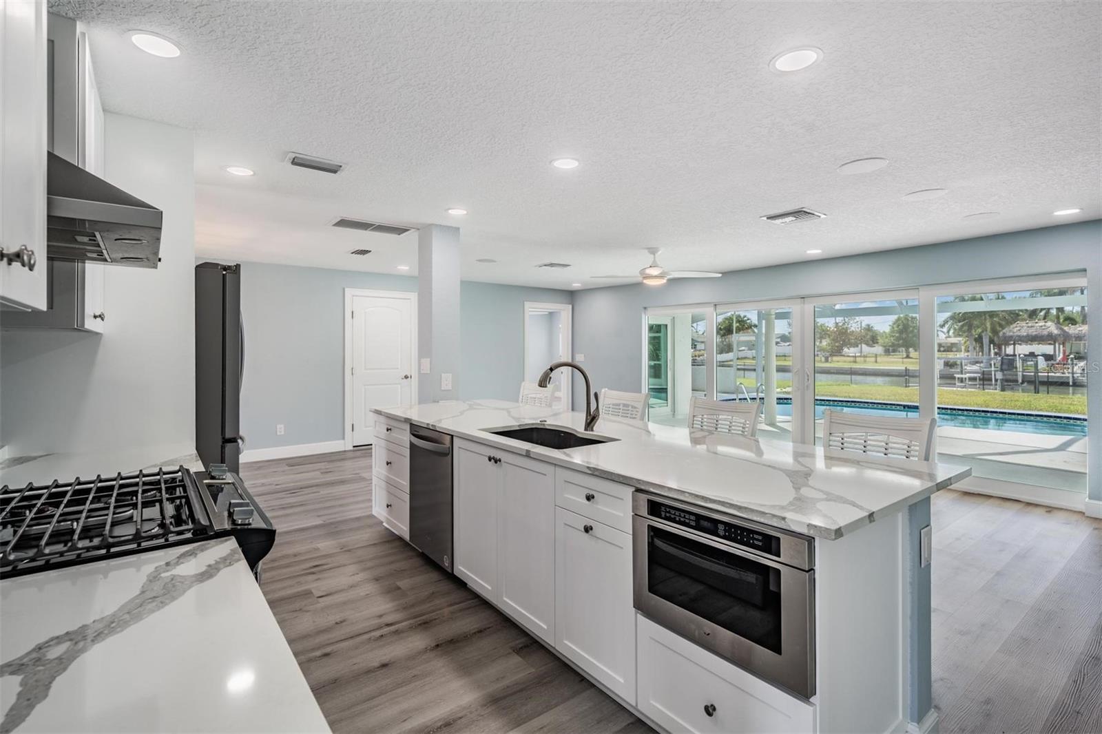 OAKHURST SHORES 5TH ADD - Residential