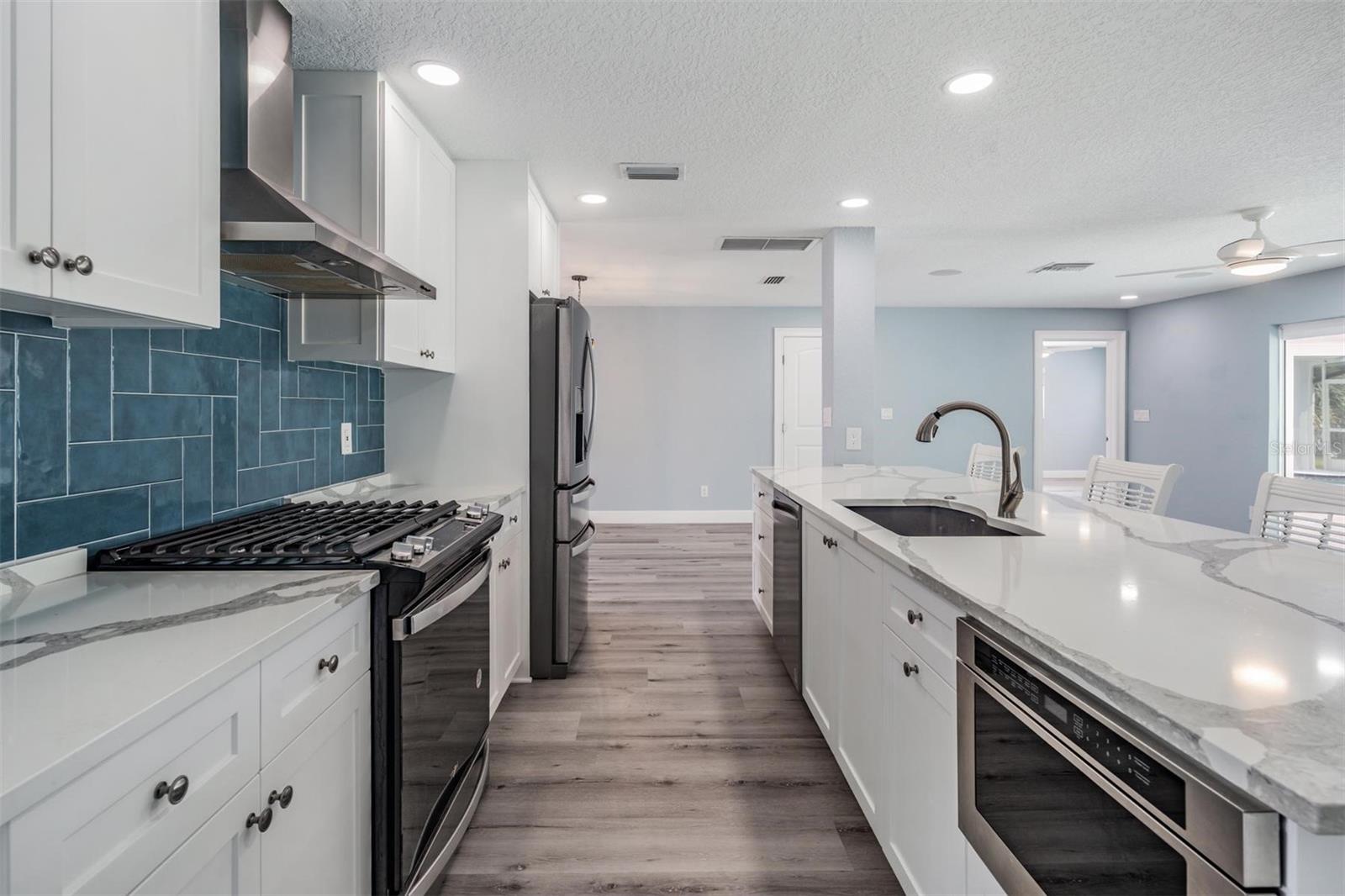 OAKHURST SHORES 5TH ADD - Residential