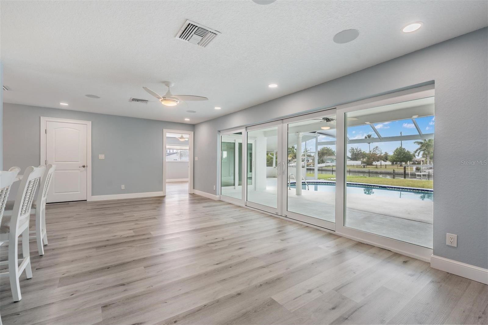 OAKHURST SHORES 5TH ADD - Residential