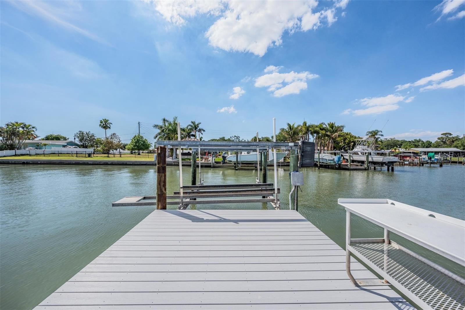 OAKHURST SHORES 5TH ADD - Residential