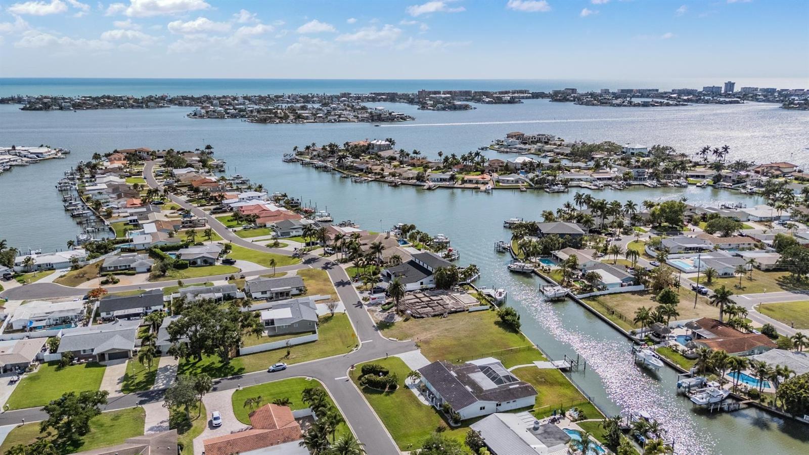 OAKHURST SHORES 5TH ADD - Residential