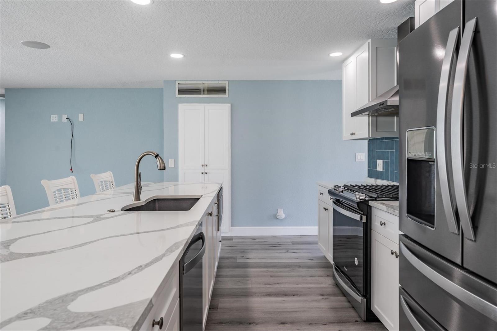 OAKHURST SHORES 5TH ADD - Residential