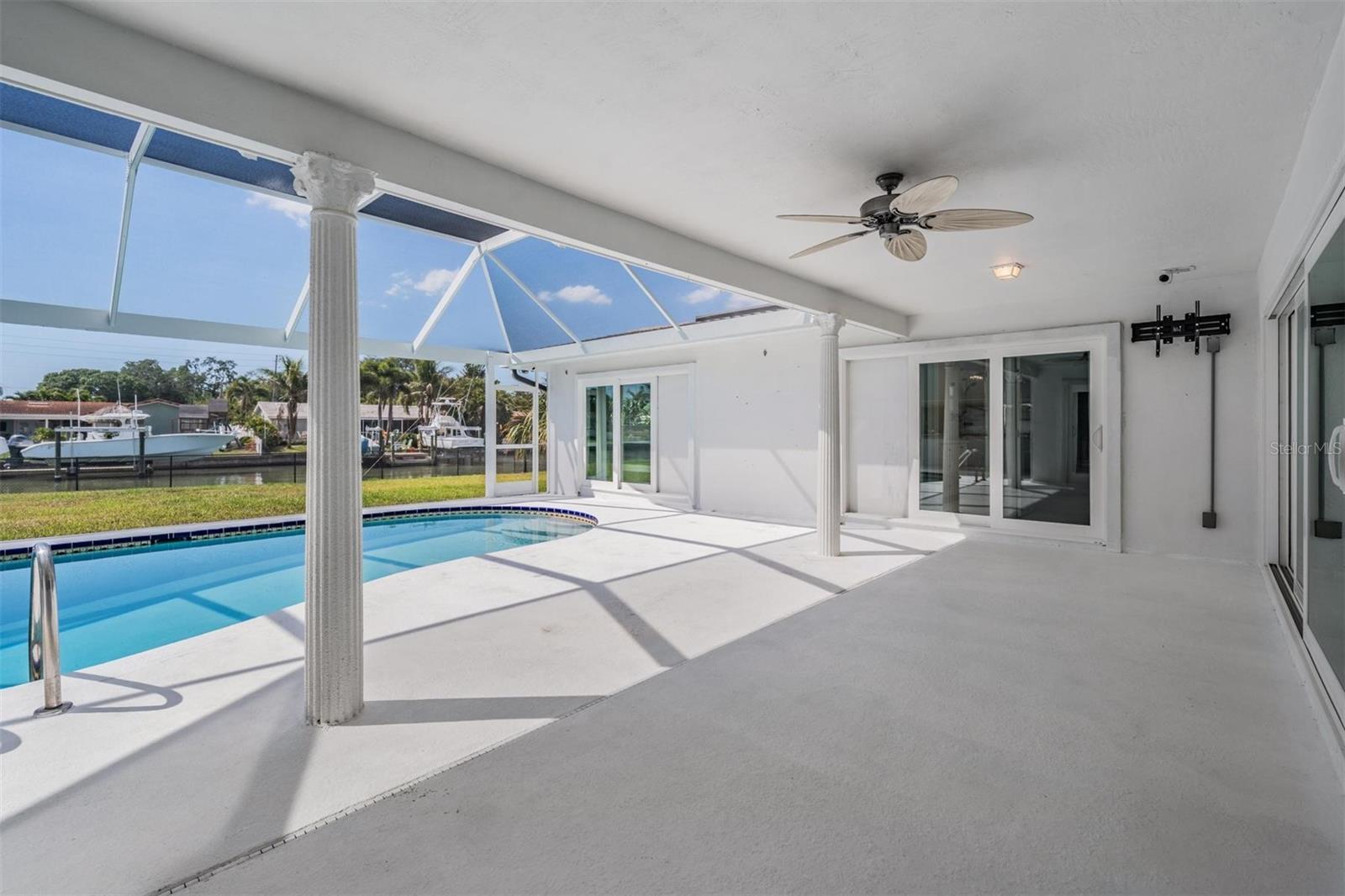 OAKHURST SHORES 5TH ADD - Residential
