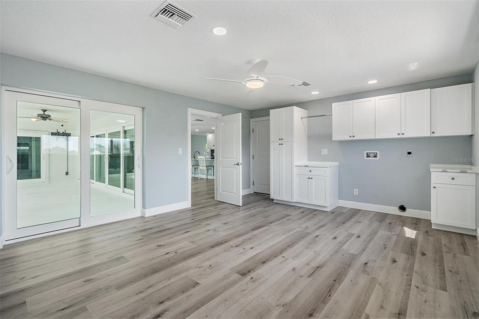 OAKHURST SHORES 5TH ADD - Residential