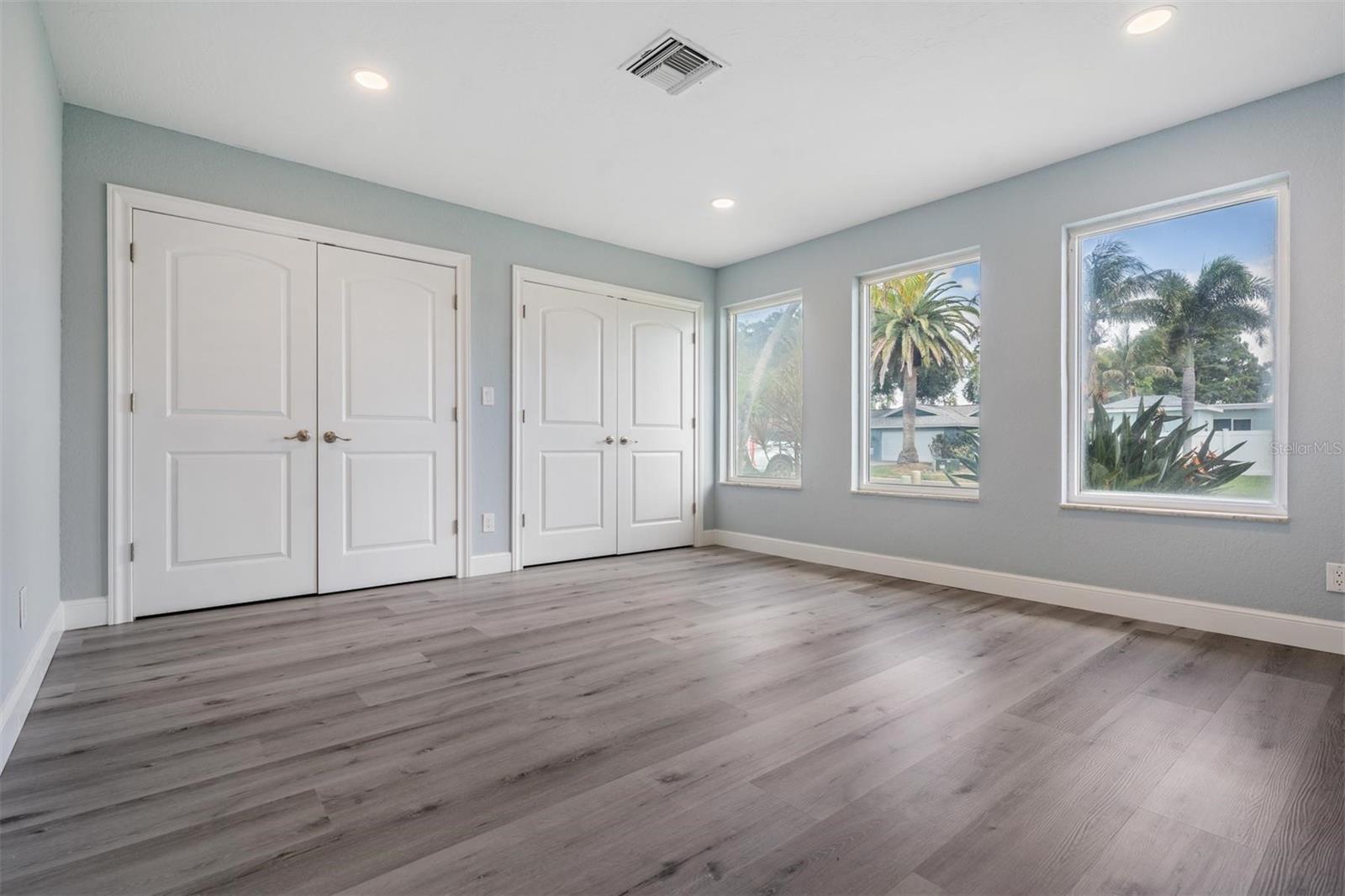 OAKHURST SHORES 5TH ADD - Residential