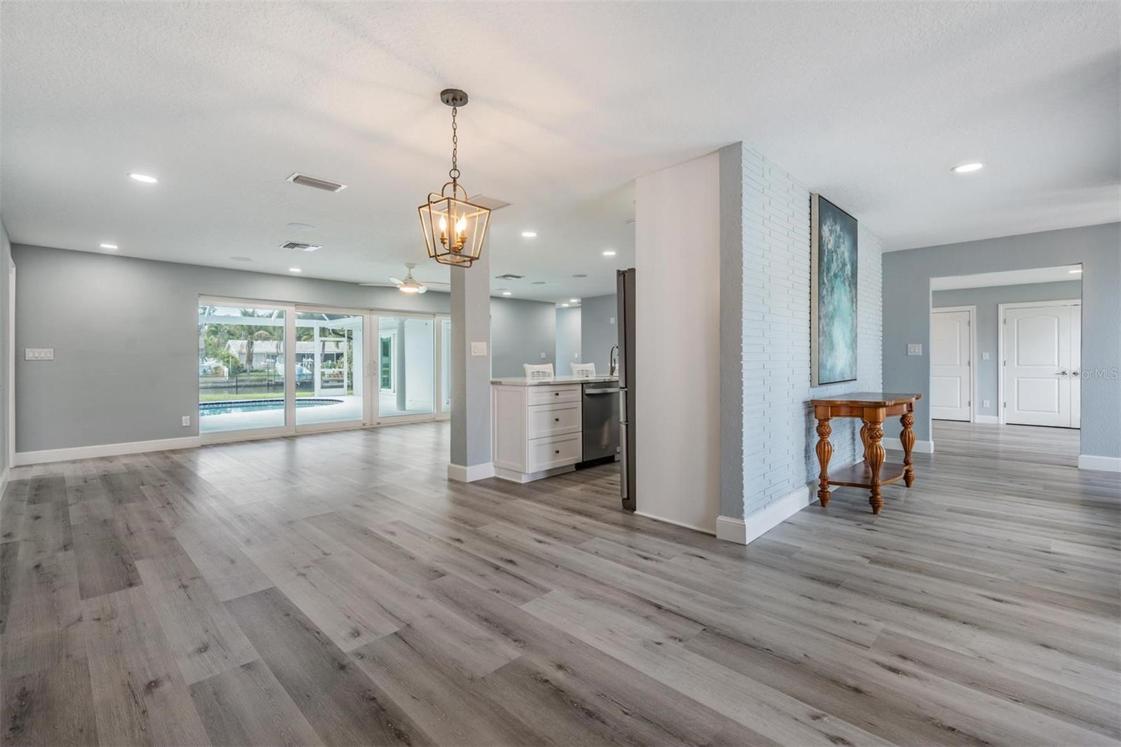 OAKHURST SHORES 5TH ADD - Residential