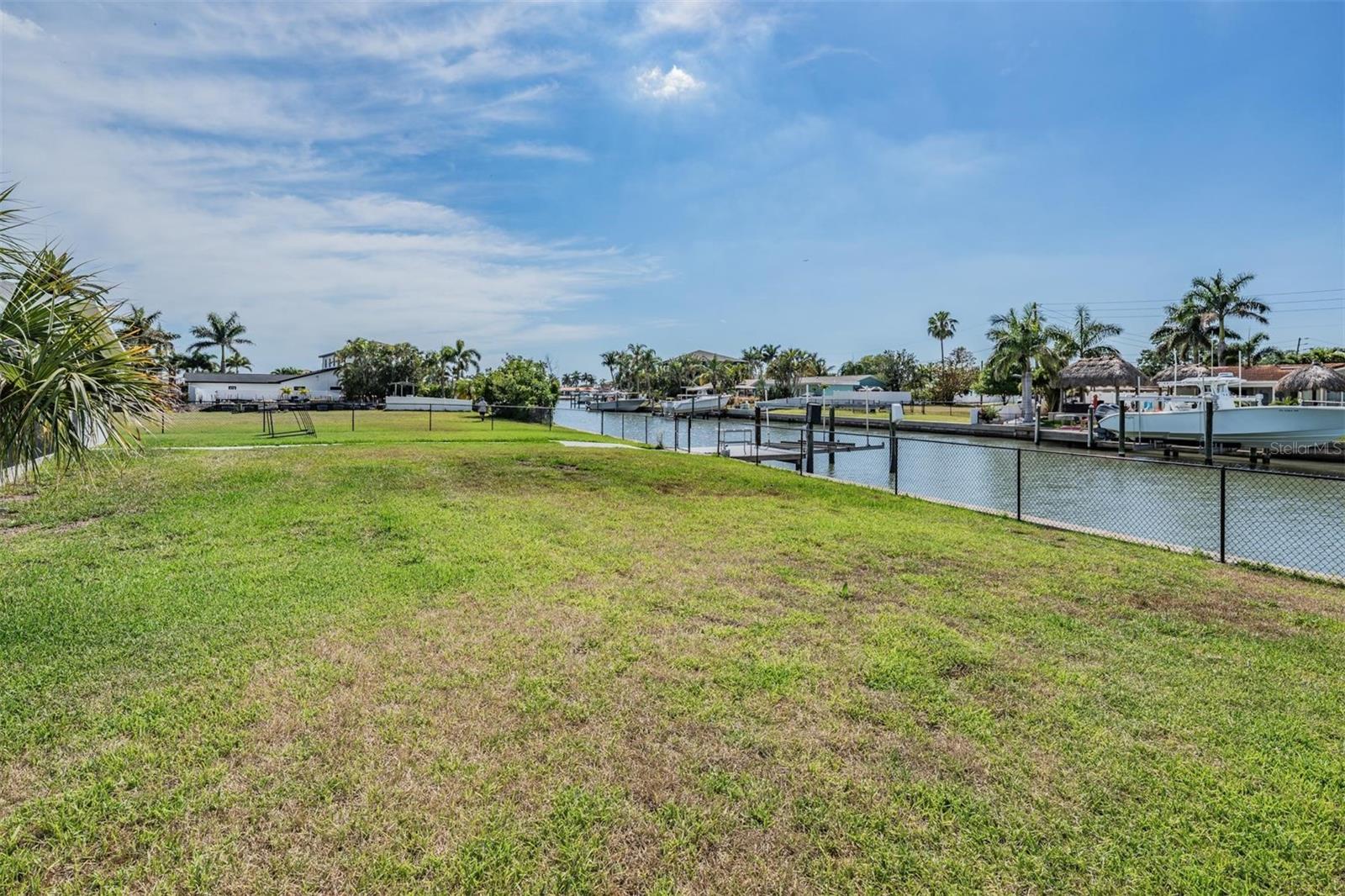OAKHURST SHORES 5TH ADD - Residential