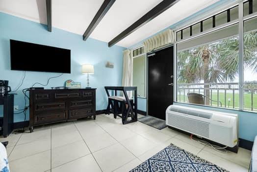 ISLAND RESORT AT MARINERS CLUB - Residential