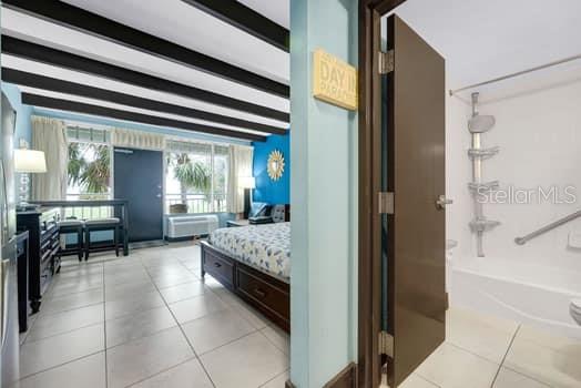 ISLAND RESORT AT MARINERS CLUB - Residential