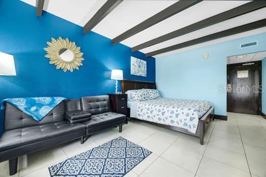 ISLAND RESORT AT MARINERS CLUB - Residential