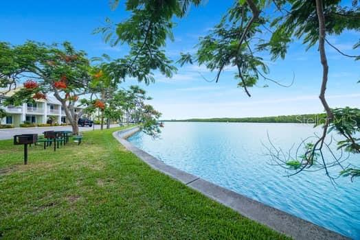 ISLAND RESORT AT MARINERS CLUB - Residential