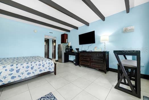 ISLAND RESORT AT MARINERS CLUB - Residential