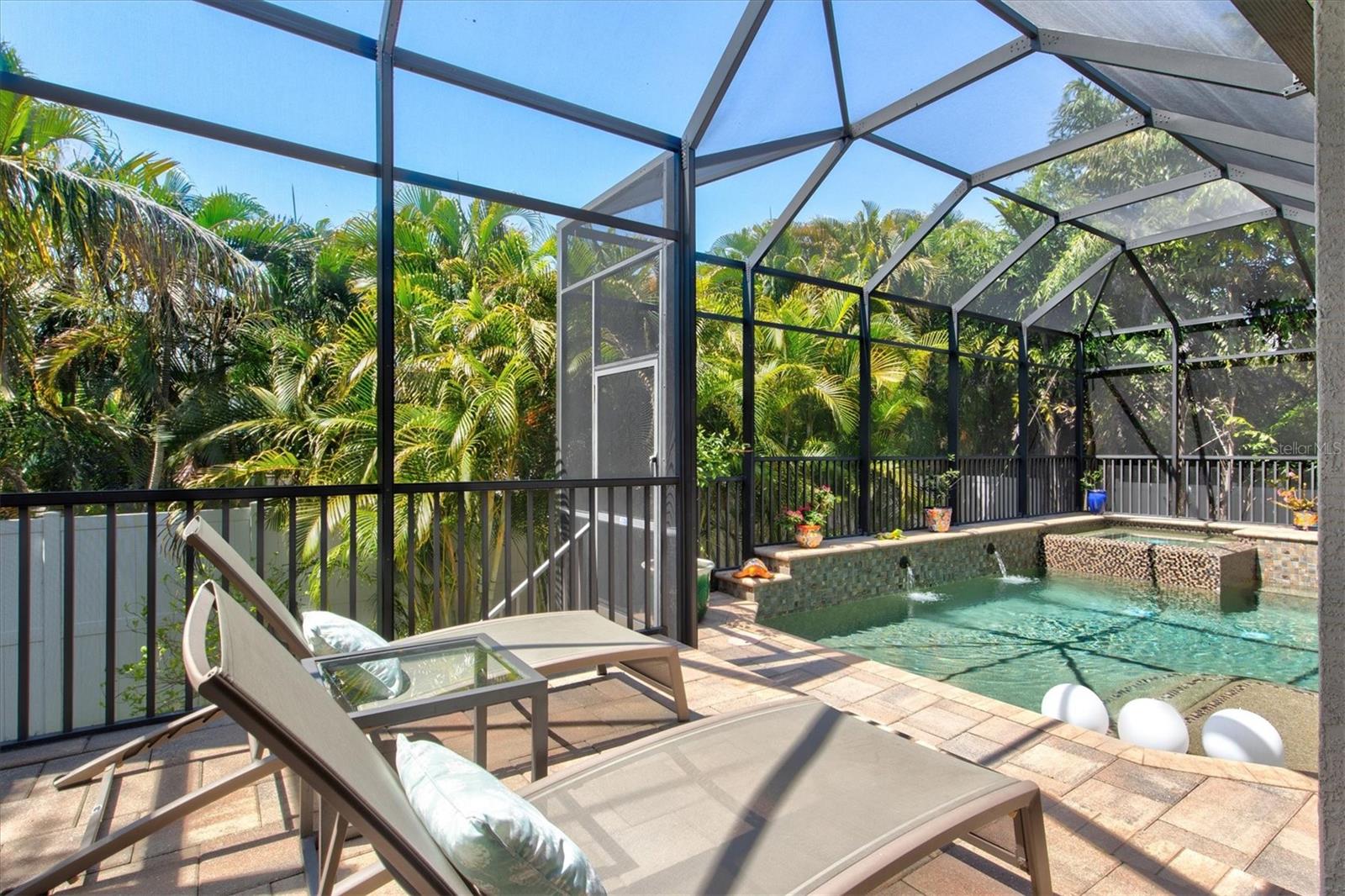 ROBERTS POINT 2 - Residential