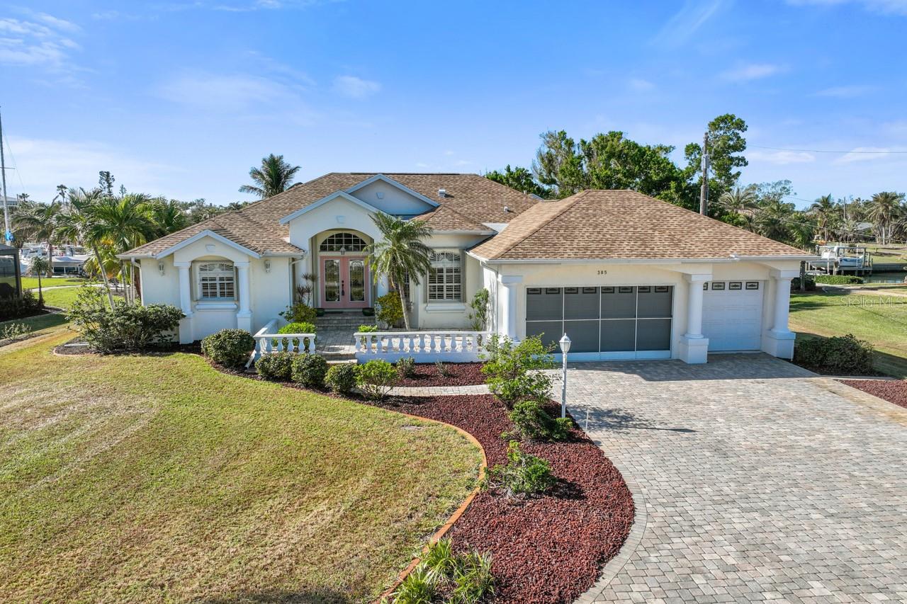 385 PELICAN BEND