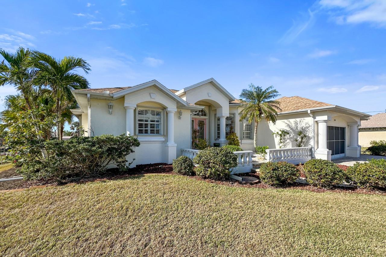 385 PELICAN BEND