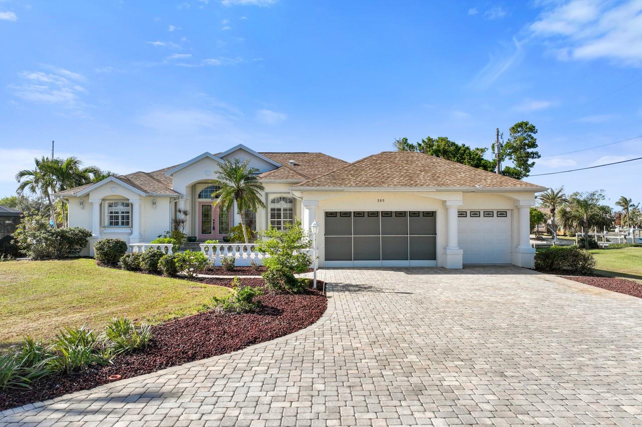 385 PELICAN BEND