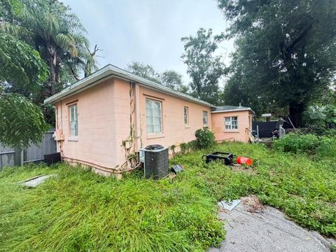 Photo of 1011 E 108th Avenue, Tampa, FL 33612 (MLS # TB8531168)