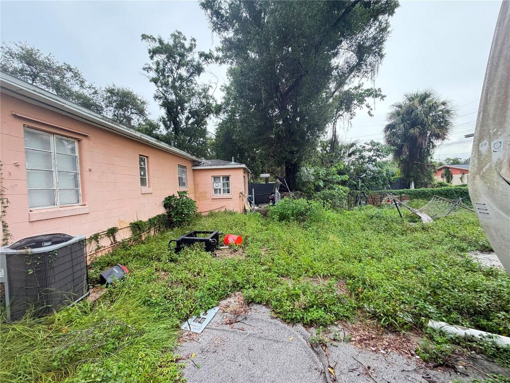 Photo of 1011 E 108th Avenue, Tampa, FL 33612 (MLS # TB8531168)