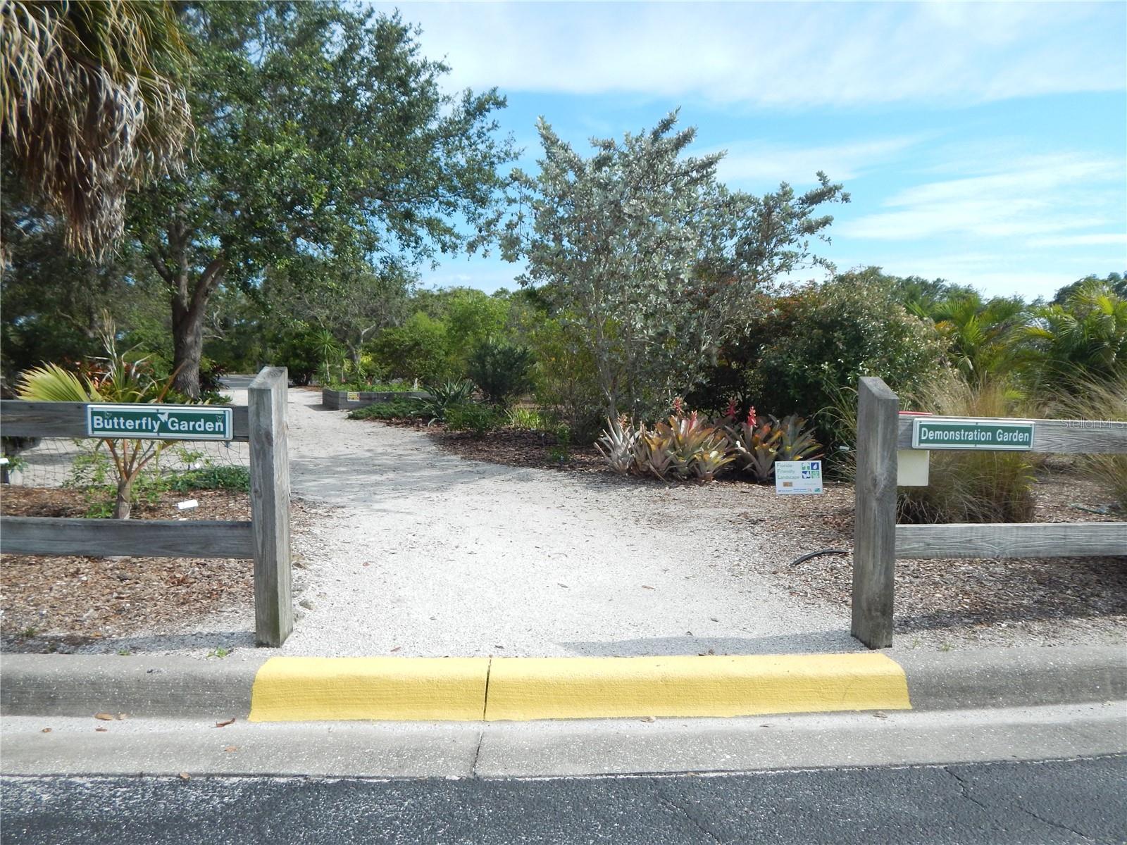 SOUTH VENICE - Land