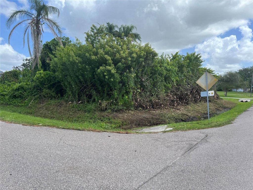 Photo of Queen Road, Venice, FL 34293 (MLS # N6140983)
