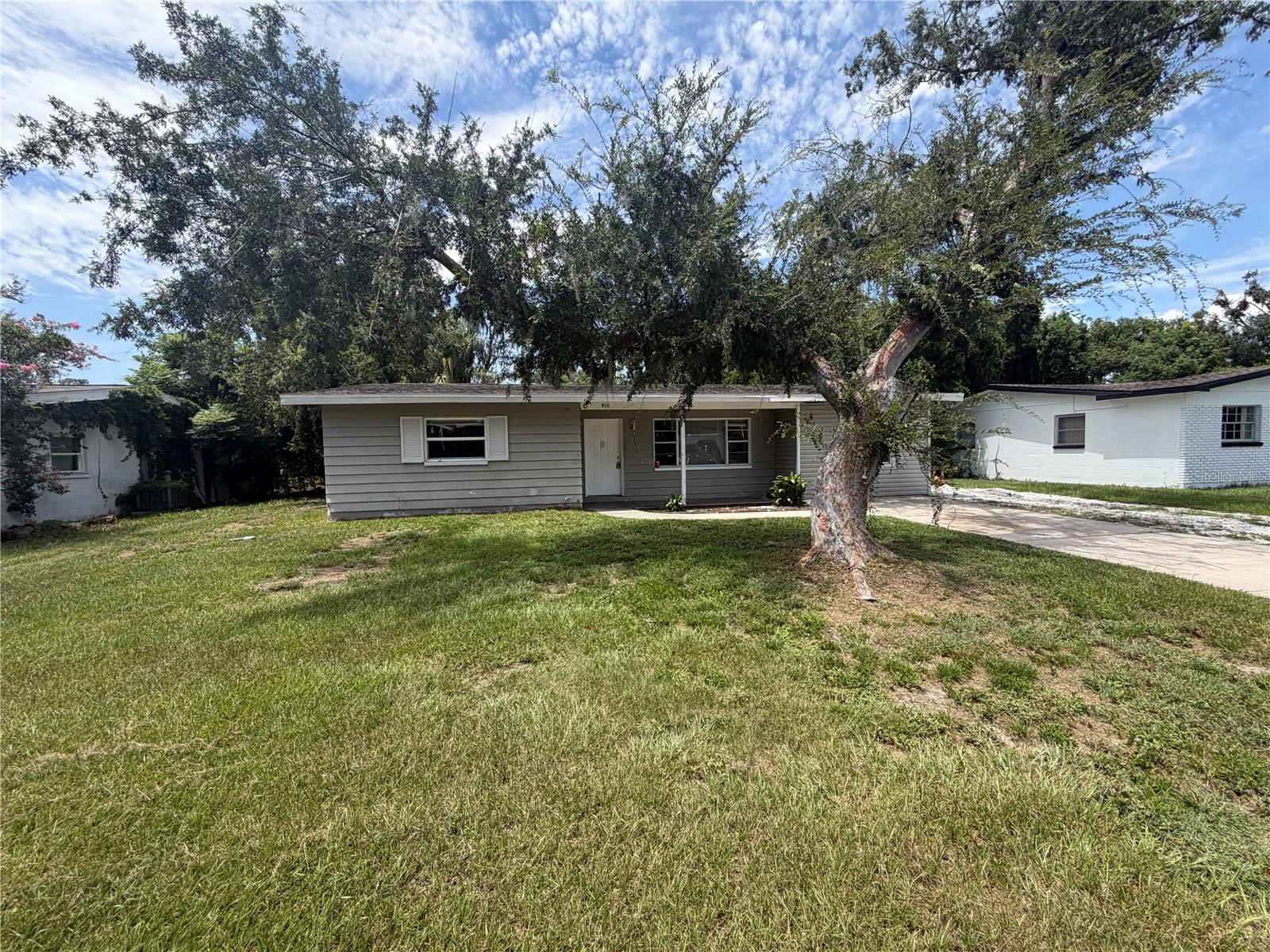 912 SKYVIEW DRIVE