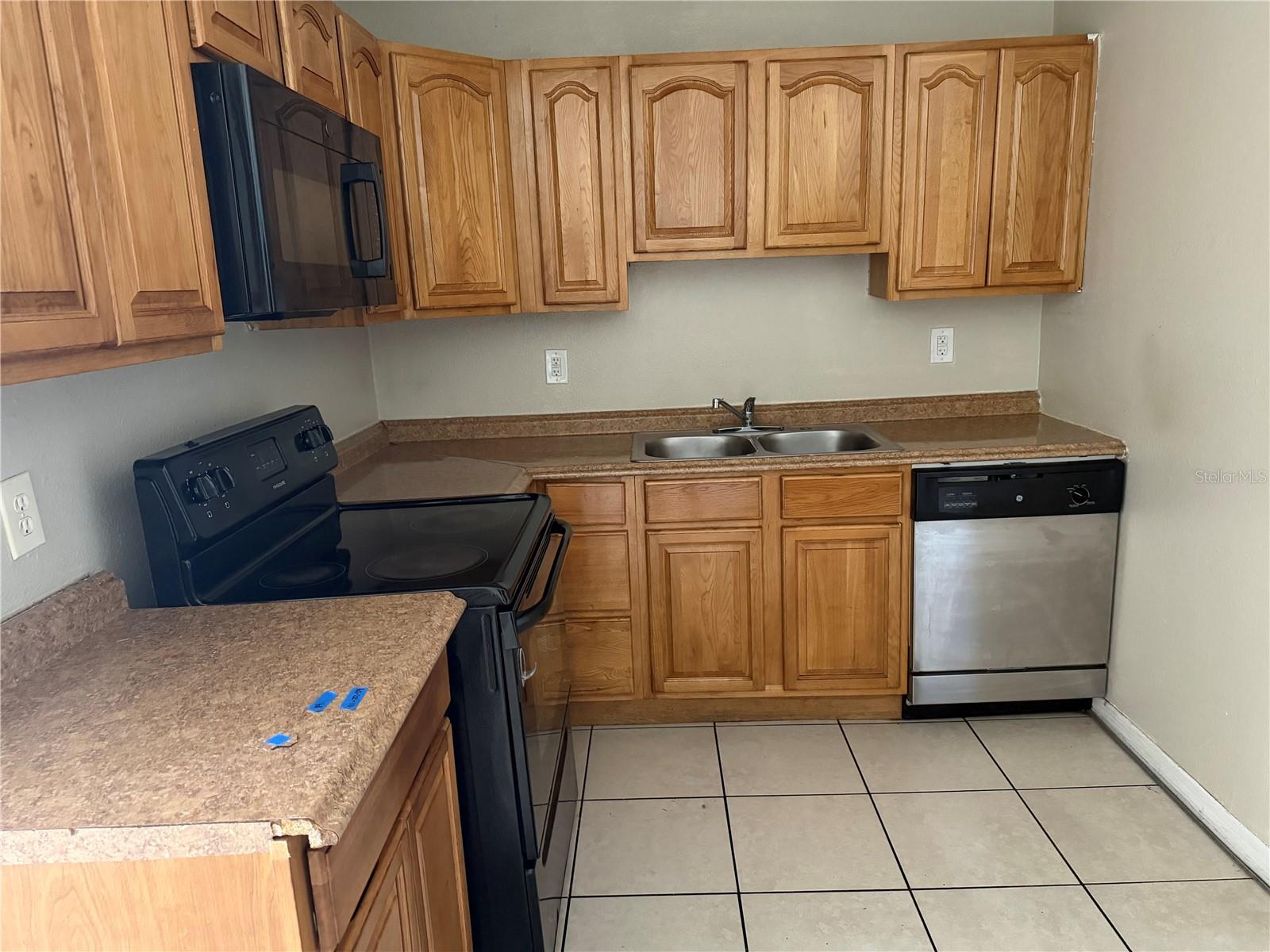 912 SKYVIEW DRIVE