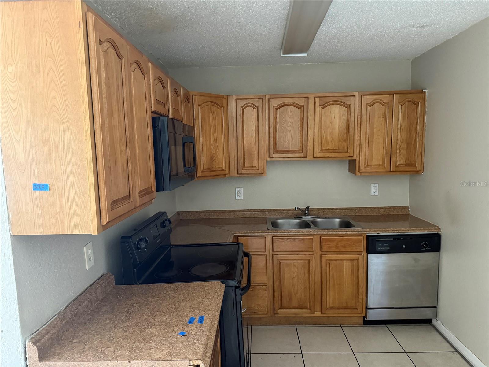 912 SKYVIEW DRIVE